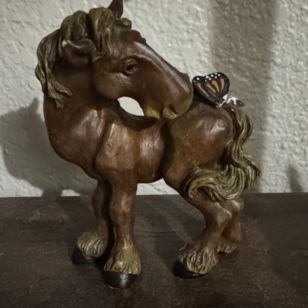 Montana Silversmiths Brown Horse Sculpture with Butterfly